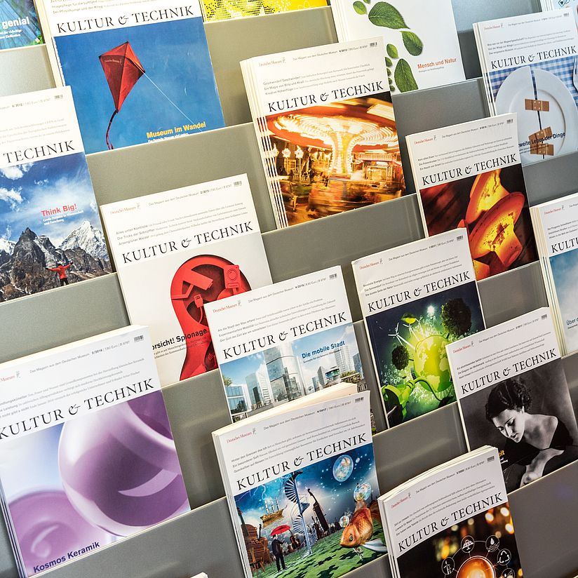 Verschiedene Ausgaben des Museumsmagazins Kultur & Technik.